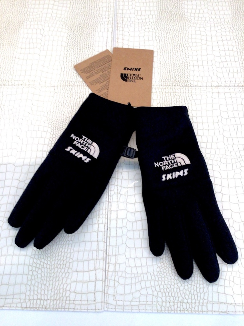 NWT SKIMS x TNF The North Face X SKIMS Gloves - Sky Onyx Black - Unisex Small